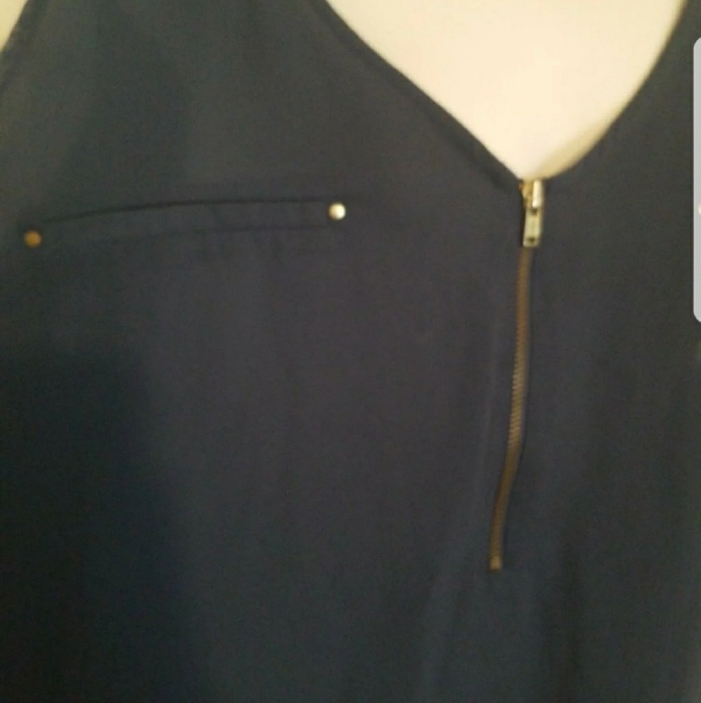 Top - Picture 2 of 3